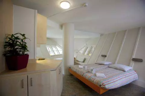 Jaký hotel se rozhodl relaxovat v Rotterdamu? 3646_10