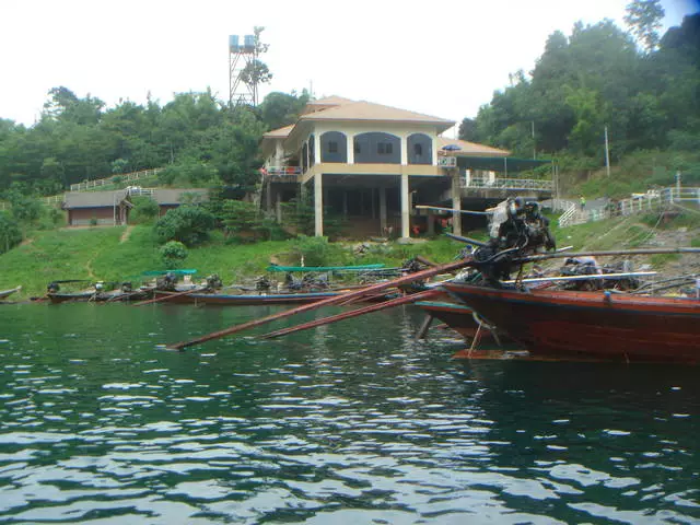 Pas Dej Cheow Lan nyob rau hauv National National Park-cia Khao Sok 3672_3