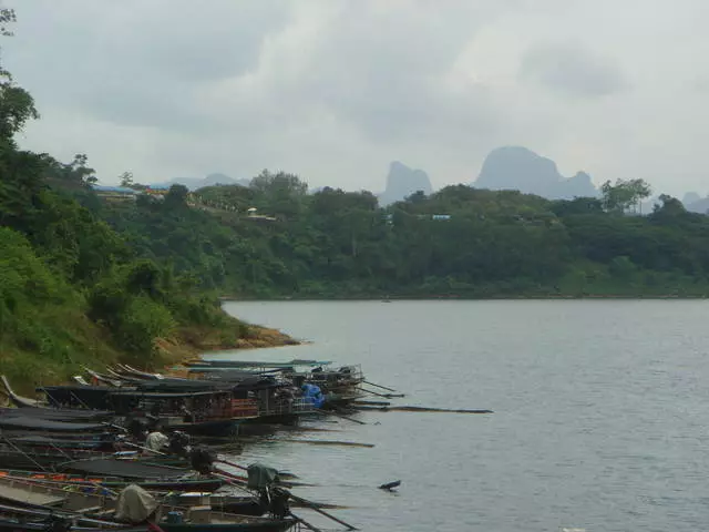 Lake Cheow LAN Nacionālajā dabas parka rezervātā Khao SOK 3672_4