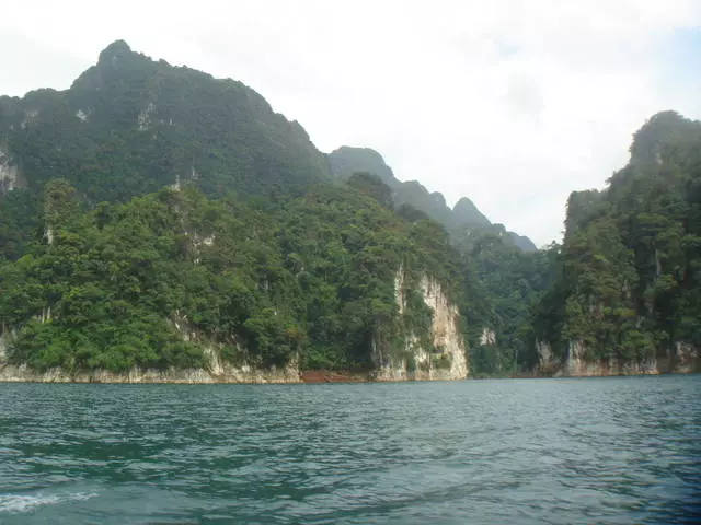 Lake Cheow Lan in die Nasionale Natuurlike Park-reservaat Khao Sok 3672_9