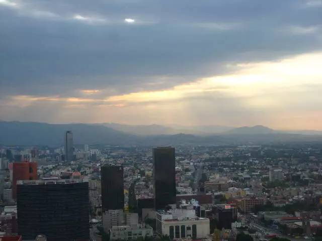 Nghỉ ngơi tại Mexico City: Làm thế nào để đến đó? Chi phí, thời gian di chuyển, nơi tốt hơn để mua vé? 3737_3