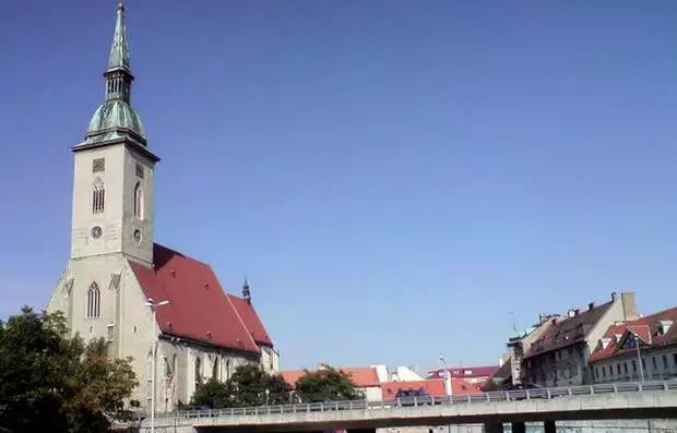 Yintoni efanele ukuba ijonge kwi-bratislava?