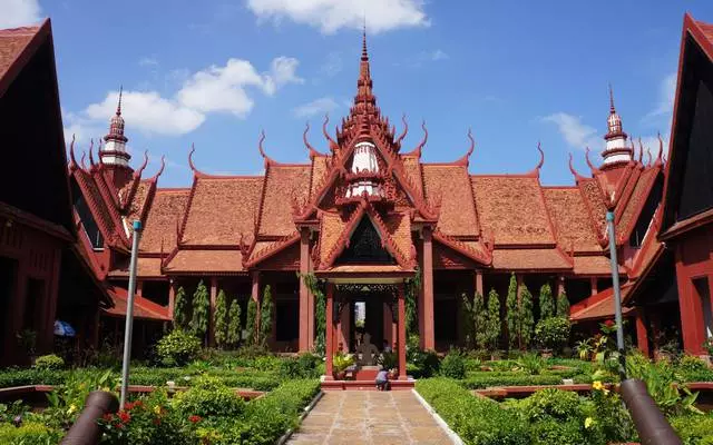 Phnom Penh ۾ ڏسڻ جي لائق ڇا آهي؟ 4506_3