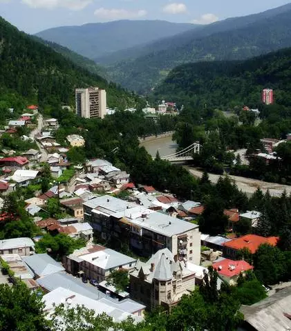 Vai ir vērts doties uz Borjomi? 4626_2