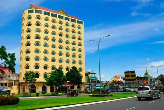 Vilket hotell är bättre att bo i Phnom Penh? 4629_3