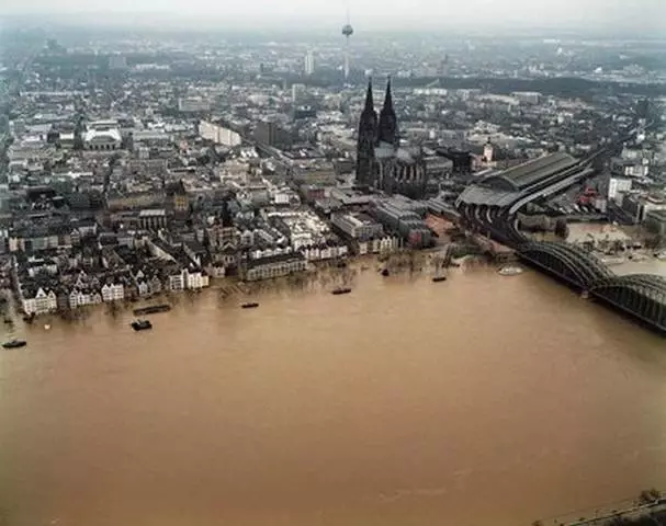 Kedu mgbe ọ ka mma izu ike na Cologne? 4838_7