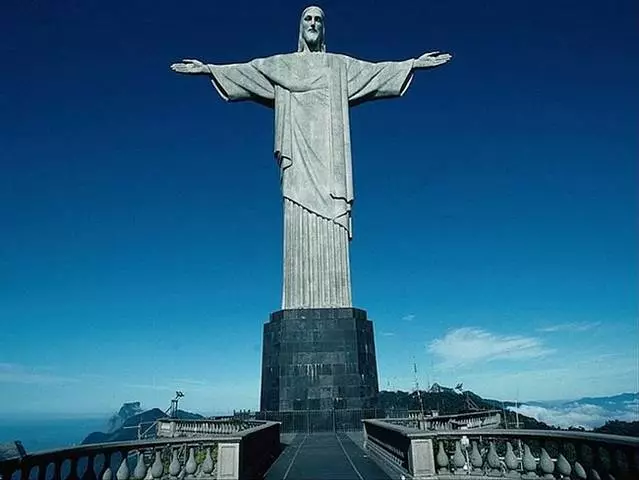 Aoga faʻamatalaga e uiga i le aso malolo i le rio de Janeiro. Fautuaga mo le poto masani turisi. 48477_1