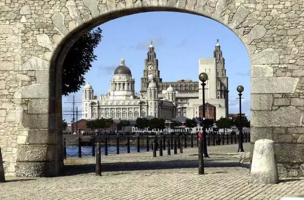 Rus in Liverpool: Voor- en nadele. Moet ek na Liverpool gaan? 48629_3