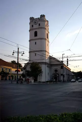 מה שווה להסתכל ב DeBrecen? המקומות המעניינים ביותר. 48784_6