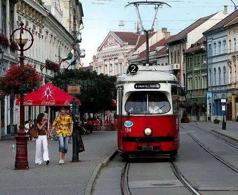 Miskolzdaky baýramçylyk barada peýdaly maglumatlar. Tejribeli jahankeşdeler üçin maslahatlar. 48814_3