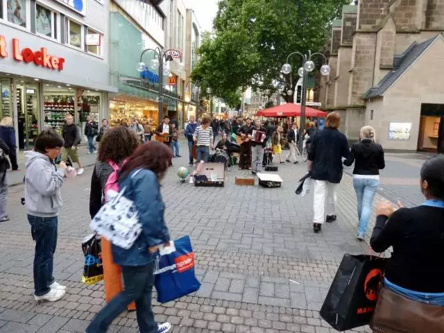 Rest yn Augsburg: Foar-konserven. Is it wurdich nei Augsburg te gean? 49292_8