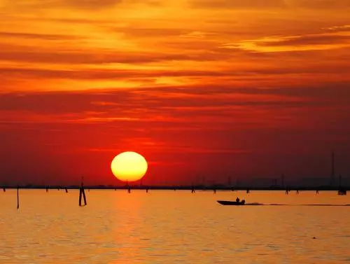 Kapan lebih baik beristirahat di Lido Di-Jesolo?