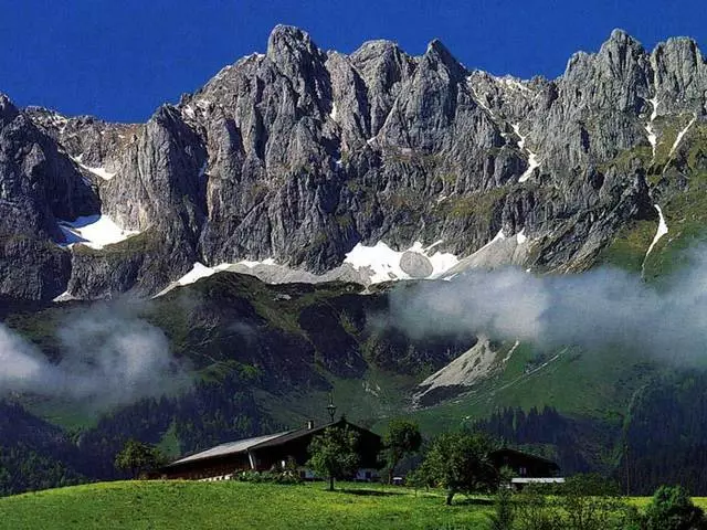 Ngabe i-Austria idonsela kanjani izivakashi?