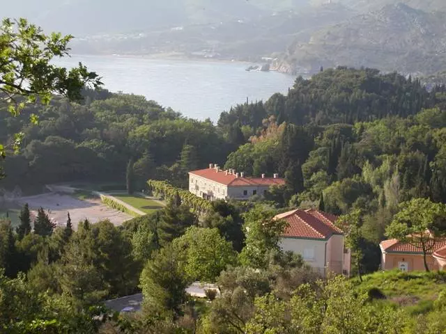 Ανάπαυση στο Μαυροβούνιο: Ποιο θέρετρο επιλέγει; 5118_5