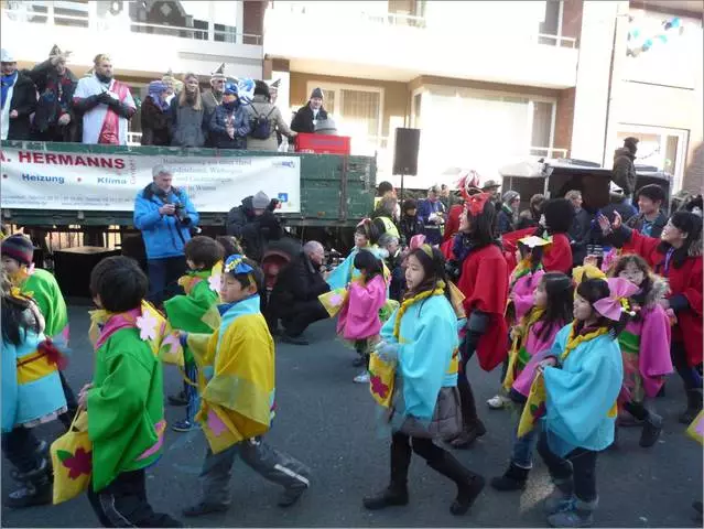 Eolas úsáideach faoin saoire i Dusseldorf. Laethanta Saoire agus Carnivals. 5159_13