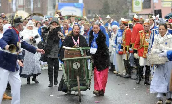 Tlhahisoleseling e sebetsang mabapi le matsatsi a phomolo dusseldorf. Matsatsi a phomolo le li-carnivals. 5159_14