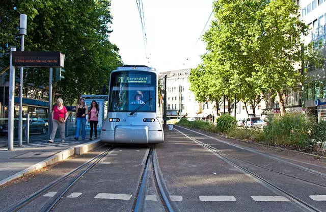 Ripozu en Düsseldorf: Kiel atingi ĝin? Kosto, Vojaĝada Tempo, Translokigo. 5181_16