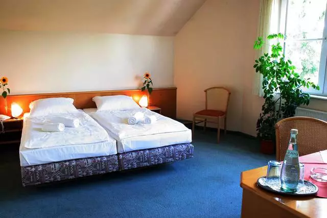 Který hotel se rozhodl relaxovat v Lübeck? 5348_7