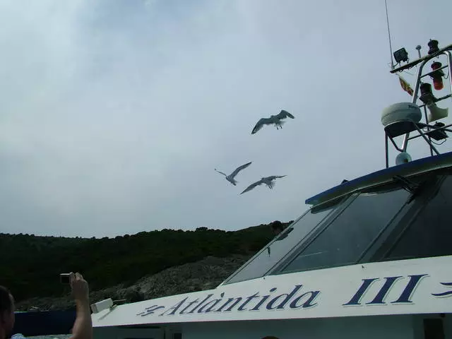 Hvilke utflukter verdt å besøke i Lloret de Mare? Hvor bedre å kjøpe utflukter? 53513_12