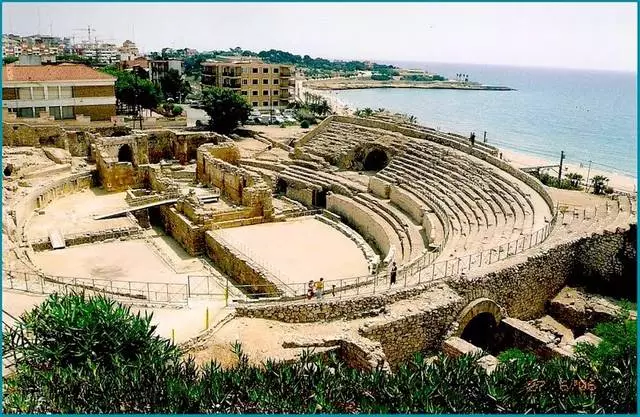 คุ้มค่าที่จะดูใน Tarragona คืออะไร? สถานที่ที่น่าสนใจที่สุด 54040_3