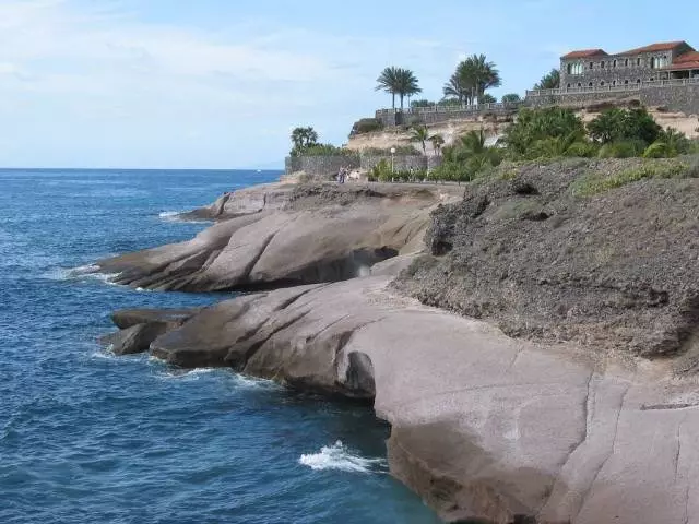 Helligdage i Tenerife: Fordele og Cons. Skal jeg gå til Tenerife?