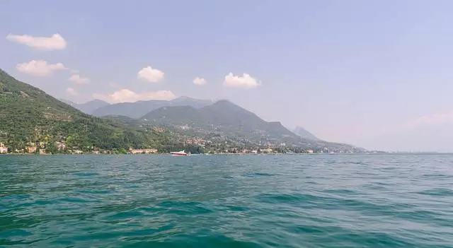 Holidays li Garda: PROS û Cons. Ma ew hêja ye ku biçin Garda?