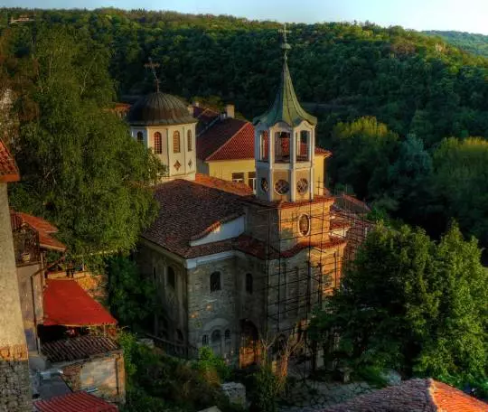 Kedu ihe bara uru ịlele na Veliko Tarnovo?