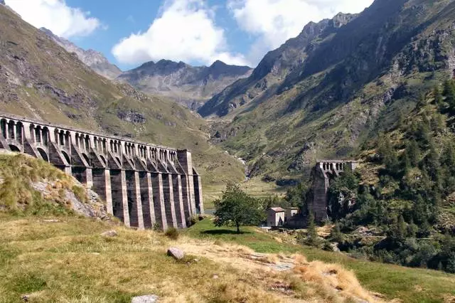 O le a le mea e aoga ai le matamata i Bergamo? Sili ona manaia nofoaga. 54645_12