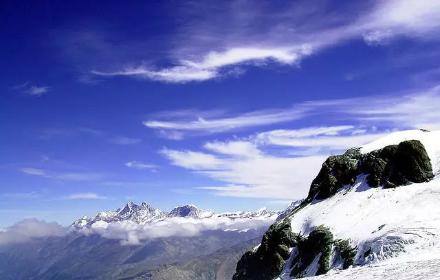 ब्रेशिव्हिनी मध्ये विश्रांती: व्यावसायिक आणि बनावट. मी ब्रेशिव्हिनीला जाऊ का? 54686_3