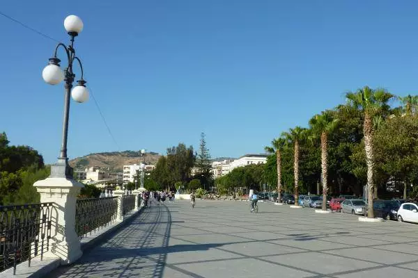 Què val la pena visualitzar a Reggio Di Calabria? Els llocs més interessants. 54951_1