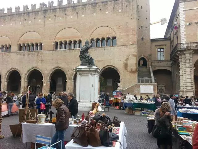 Wéini ass et besser am Rimini ze raschten? Tipps fir Touristen. 54985_5