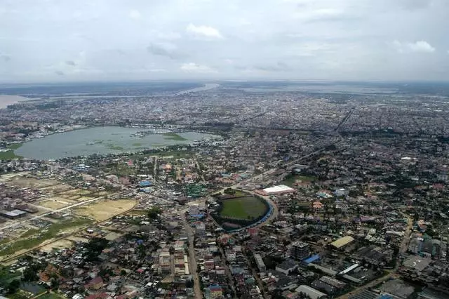 Phnom Penh တွင်အနားယူပါ။ ငါဖနွမ်းပင်ကိုသွားသင့်သလား 55515_1