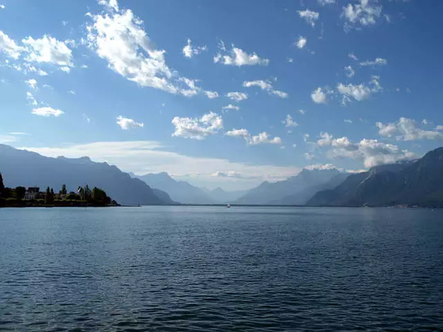 When is it better to rest on the Lake Geneva?