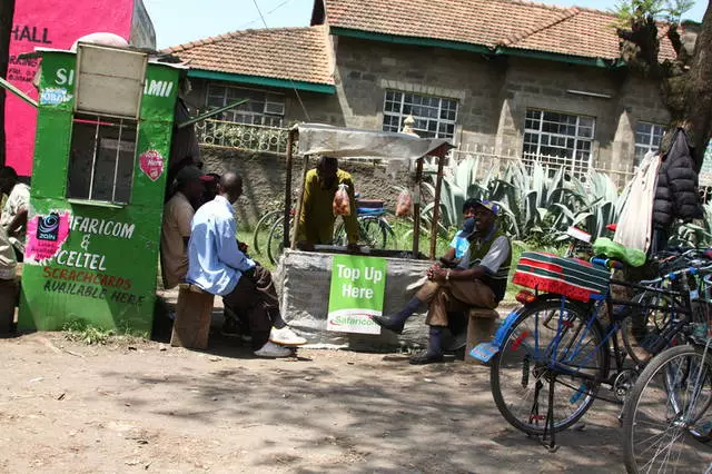 Vakantie in Kenia: voor- en nadelen. Is het de moeite waard om naar Kenia te gaan? 55676_1