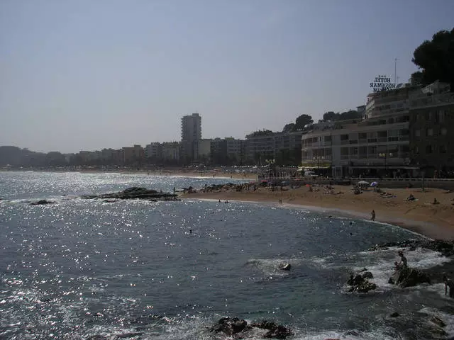 Lloret de Mar - Bakeng sa litho tsa mokete, lik'hamphani tsa bacha le moea o monate oa baahi 5751_1