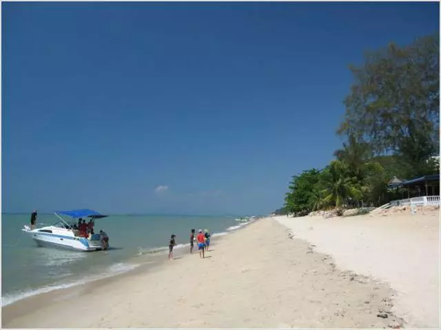 Cando é mellor descansar en Batu Ferring? Consellos para turistas. 57855_2