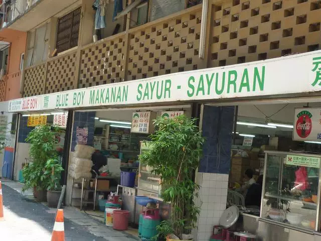 Saan ako makakain sa Kuala Lumpur? Gaano karaming pera ang kumukuha ng pera? 57964_12