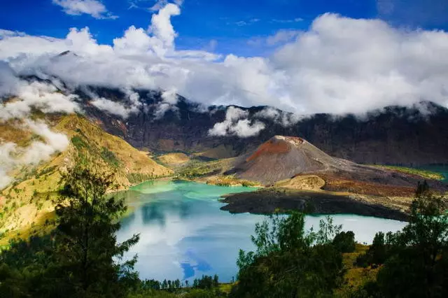 Ano ang nagkakahalaga ng pagtingin sa Lombok? 5818_2