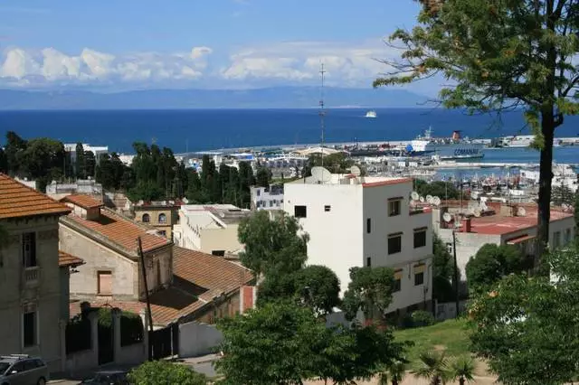 ما الذي يستحق المشاهدة في طنجة؟ الأماكن الأكثر إثارة للاهتمام. 58542_2