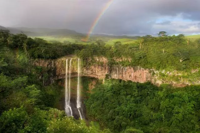 ວັນພັກຜ່ອນໃນ Mauritius: ສໍາລັບແລະຕໍ່ຕ້ານ 5854_2