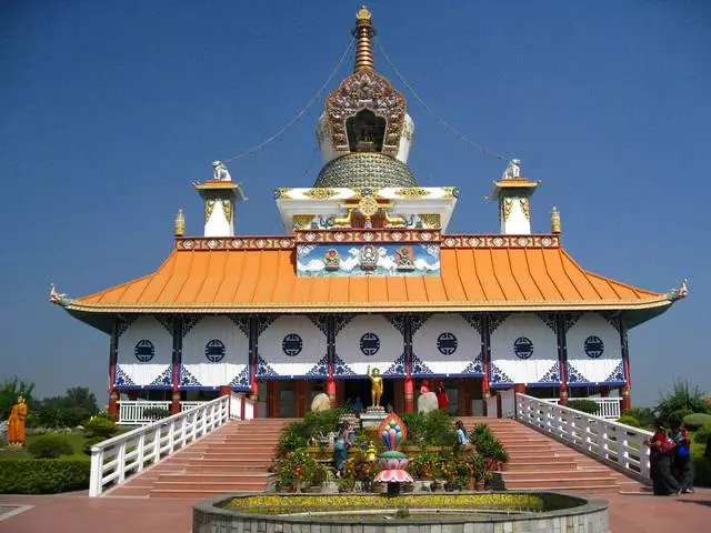 Apa yang pantas dilihat di lumbini? Tempat paling menarik. 58865_11