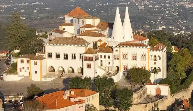 ແມ່ນຫຍັງທີ່ຄວນເບິ່ງໃນ Sintra? ສະຖານທີ່ທີ່ຫນ້າສົນໃຈທີ່ສຸດ.