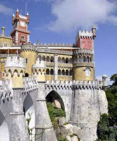 ¿Qué vale la pena mirar en Sintra? Los lugares más interesantes. 59761_2