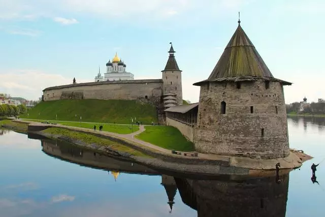 O le a le mea e aoga ai le maimoa i le pskov? Sili ona manaia nofoaga.