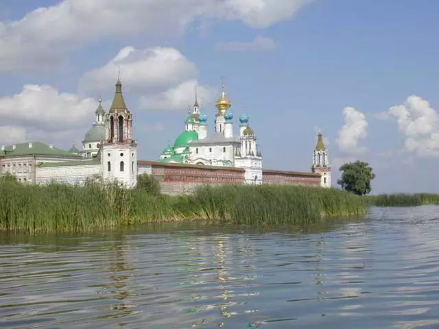 Rust in Rostov geweldig: voor- en nadelen. Is het de moeite waard om naar de Grote Rostov te gaan? 60733_2