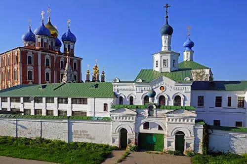 O que vale a pena ver em Ryazan? Os lugares mais interessantes. 60765_2