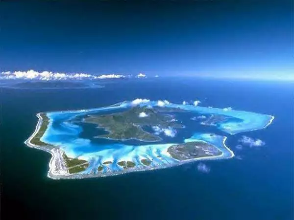 ຂ້ອຍຄວນໄປ Bora Bora ບໍ?