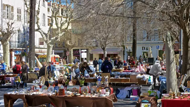 ໄປຊື້ເຄື່ອງໃນ antibes. ແມ່ນຫຍັງແລະບ່ອນທີ່ຈະຊື້? 6484_9