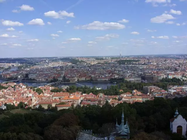 A duhet të shkoj në Republikën Çeke?