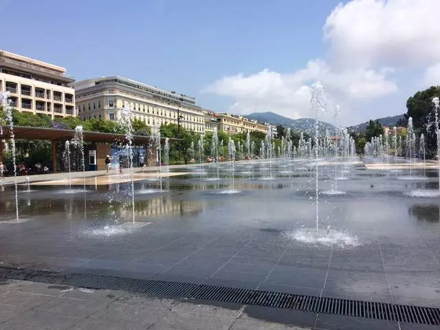 Rus in Nice: Toeriste-resensies 65363_2